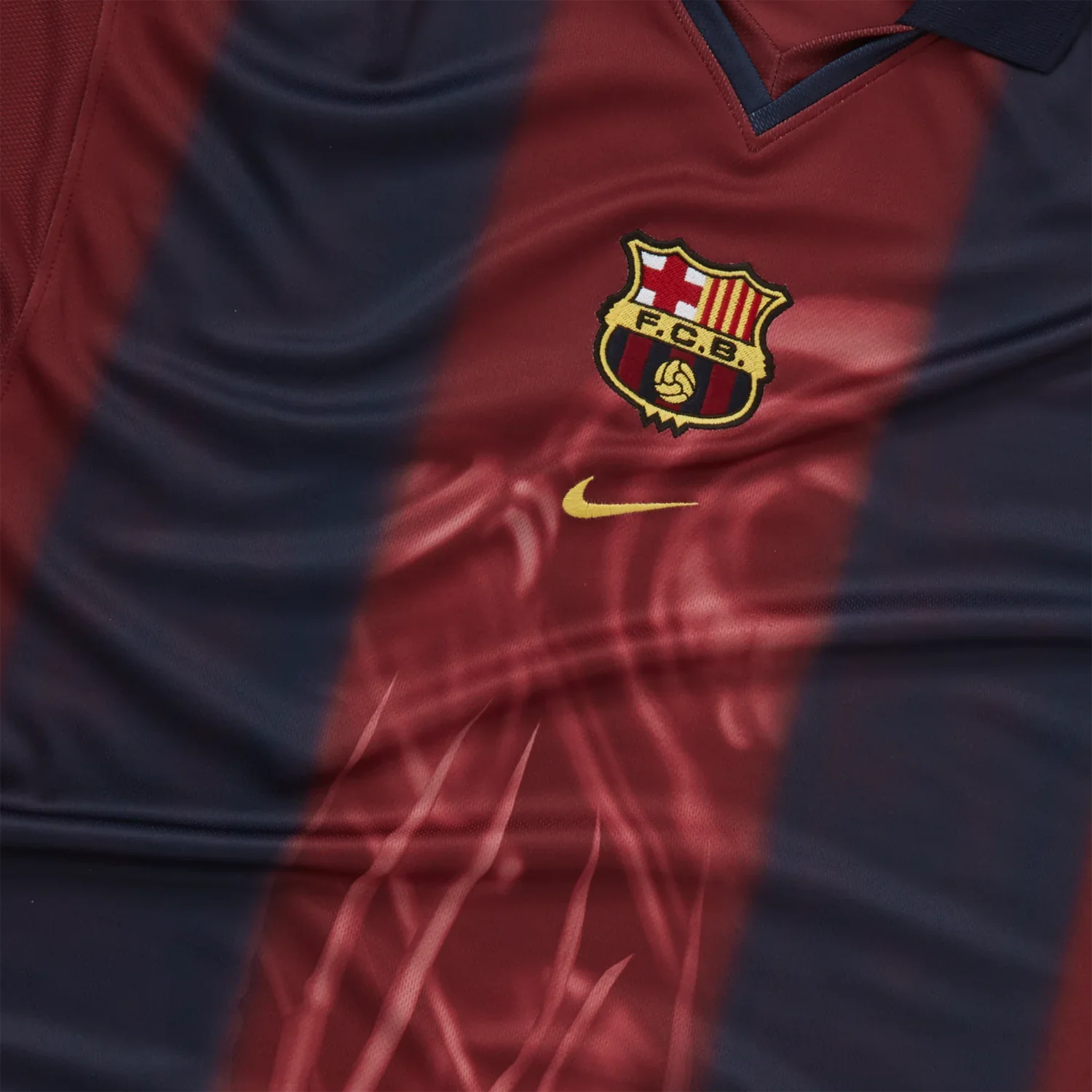 Camisa Barcelona TRAVIS SCOTT Home Retrô 2000/01 - Torcedor Masculina Oversized