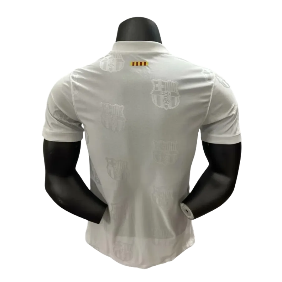 Camisa Barcelona Edição Especial 25/26 - Jogador Masculina Branca e Dourada