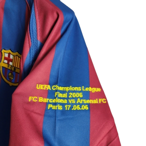 Camisa Barcelona Retrô Home 2006/07 Ronaldinho #10 - Nike Masculina