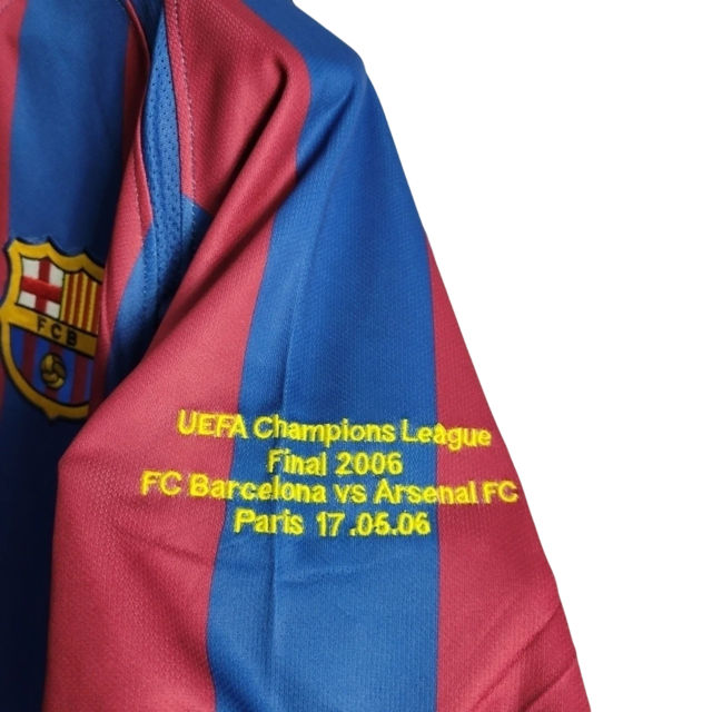 Camisa Barcelona Retrô Home 2006/07 Ronaldinho #10 - Nike Masculina